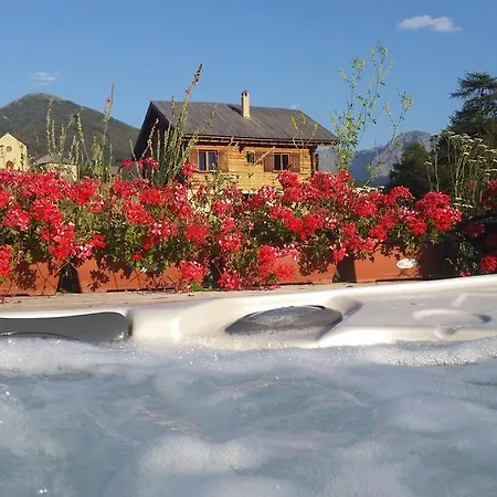 Le Chalet Du Queyras And Spa Chalet