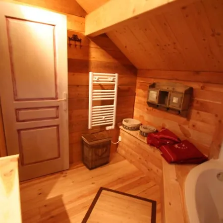 Le Chalet Du Queyras And Spa
