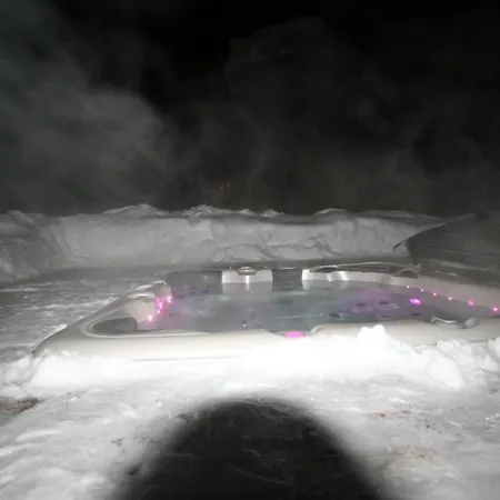 Le Chalet Du Queyras And Spa Chalet
