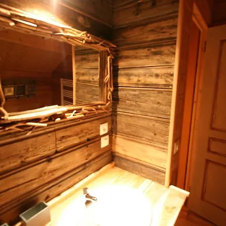 Le Chalet Du Queyras And Spa Chalet *