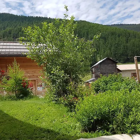 Le Chalet Du Queyras And Spa Chalet *