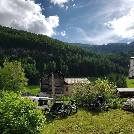 Le Chalet Du Queyras And Spa Chalet